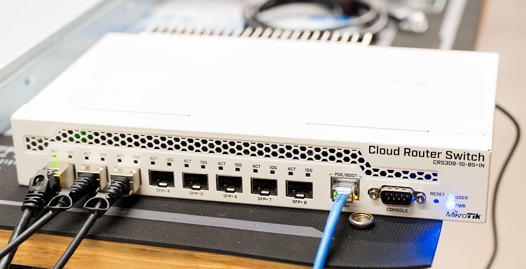 [CRS309-1G-8S+IN] Switch MikroTik CRS309-1G-8S+IN